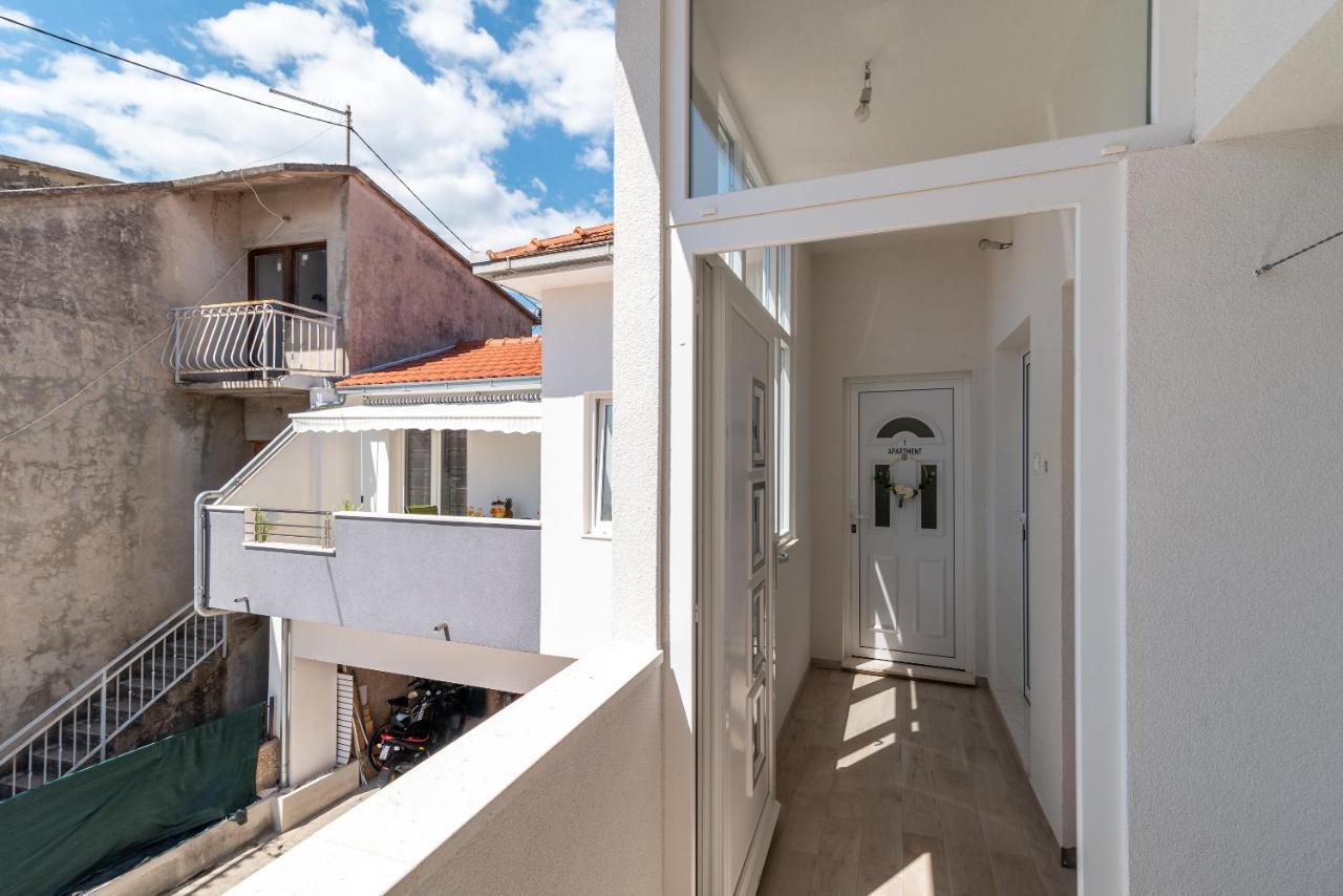 Apartment Roko Трогир Экстерьер фото